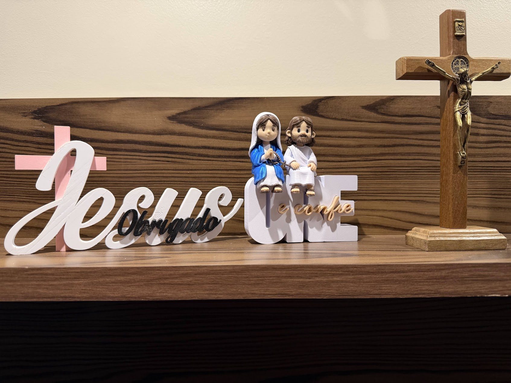 Personagem com luminaria impressa em 3D